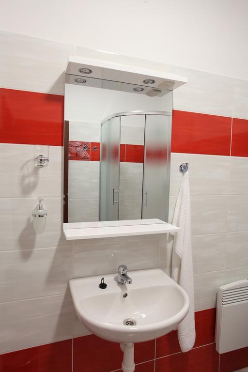Hotel Penzion u sklepů Hovorany Esterno foto