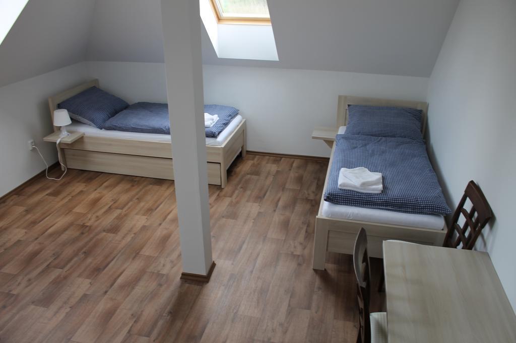 Hotel Penzion u sklepů Hovorany Esterno foto