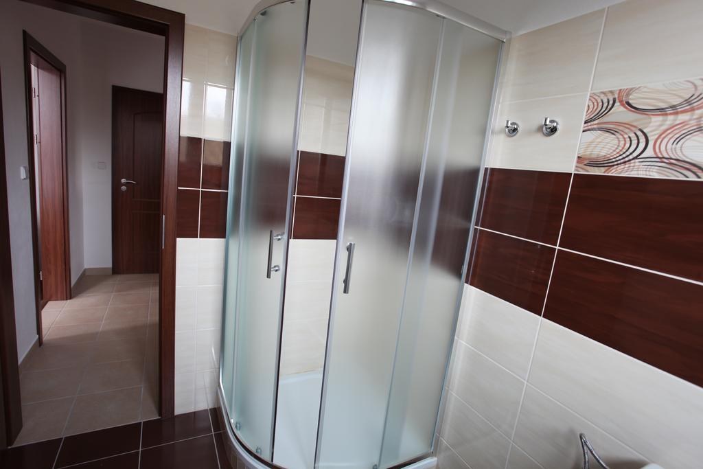 Hotel Penzion u sklepů Hovorany Esterno foto