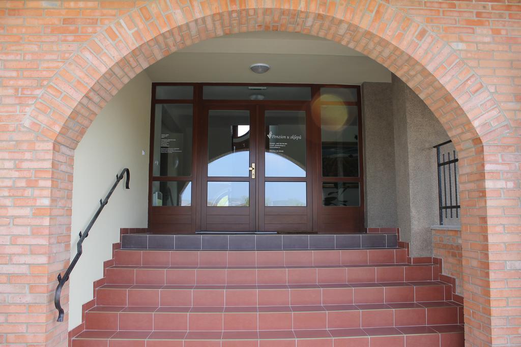 Hotel Penzion u sklepů Hovorany Esterno foto